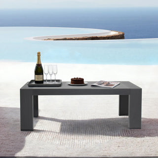 Quick-Assembly Outdoor Aluminum Coffee Table , Wood-Grain Veneer Coffee Table for Patio, Wide Armrest Triangular Aluminum Tube Coffee Table